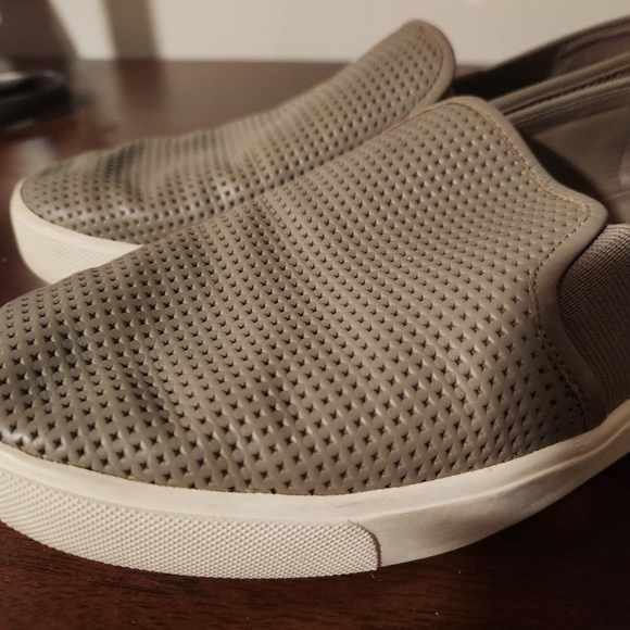 Vince‎ Blair Perforated Leather Slip-On Sneakers – Size 9 - Picture 3 of 12